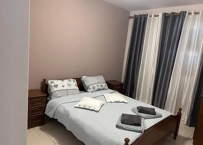 Ptolemaidos Cosy Family アパート ラルナカ